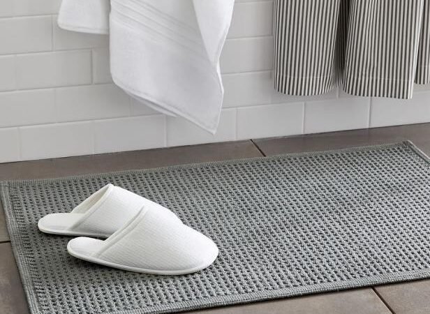 https://rubbermats.ae/wp-content/uploads/2022/07/Bathroom-Mats-616x450.jpeg